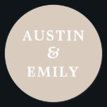 Adesivo Rua Clássica De Casamento De Porcos Modernos Perso<br><div class="desc">Veja esses bonitos adesivos modernos para o seu casamento. Eles apresentam um fundo de cores bonito, um roteiro fofo e nomes personalizáveis para a noiva e o noivo adicionarem seu próprio nome. Personalize o texto como quiser para combinar com a sua vibração de casamento. Perfeito para todas as noites precisa...</div>