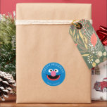 Adesivo Rua Sésamo | Grover Merry Christmas Gift Tag<br><div class="desc">Adicione este adesivo do Sesame Street Pals a qualquer presente de Feriado.</div>