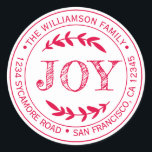 Adesivo Rustic Modern Christmas Joy Return Address Red<br><div class="desc">O adesivo de endereço de volta redondo da família natalícia com seu nome e endereço na tipografia de na moda de tinta vermelha apresenta o texto JOY na tipografia manuscrita com um toque de na moda da folhagem rústica. Basta adicionar seu nome e endereço. Desenvolvido exclusivamente para você pelo Happy...</div>