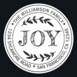 Adesivo Rustic Modern Christmas Joy Round Endereço de Devo<br><div class="desc">O adesivo de endereço redondo da família natalícia com seu nome e endereço na tipografia de na moda preto apresenta o texto JOY em tipografia manuscrita com um toque na moda de folhagem rústica. Basta adicionar seu nome e endereço. Desenvolvido exclusivamente para você pelo Happy Dolphin Studio. Se precisar de...</div>