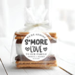 Adesivo Rustic Wedding S'more Love Favor Classic Round Sti<br><div class="desc">Estes bonitos adesivos são perfeitos para favores de chá de fraldas,  favores de chá de panela,  festas de aniversário e casamentos. Veja a coleção inteira para mais itens correspondentes!</div>