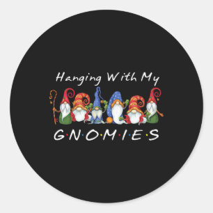 Adesivo Saindo Com Meus Gnomos Engraçado Gnomo Amigo Chris