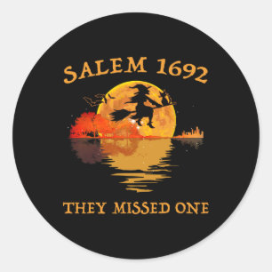 Adesivo Salem 1692 Eles Perderam Uma Bruxa Andando De Vass