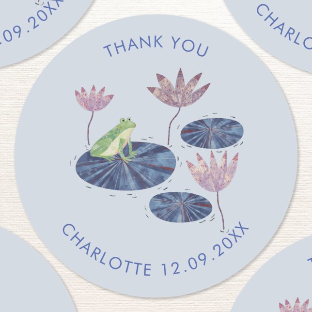 Adesivo Sapo em um Lily Pond Cute Obrigado (Personalized thank you stickers with a cute frog on a lily pad. Perfect for baby shower or birthdays)