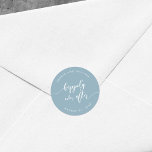 Adesivo Script Feliz Para Sempre Após Casamento De Cores E<br><div class="desc">Vinheta de casamento com as palavras "Feliz Nunca Depois" em um script cursivo relaxado em branco contra uma cor de fundo editável (clique em personalizar para acessar). Personalize-o substituindo o texto do marcador de posição. Para obter mais opções, como alterar a fonte e seu tamanho/cor, expanda a curva/contrato ou o...</div>