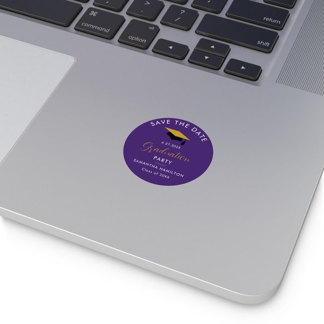 Adesivo Script Graduação 2025 Salvar a Data Formando Roxo (Graduation Save the Date Purple Sticker)