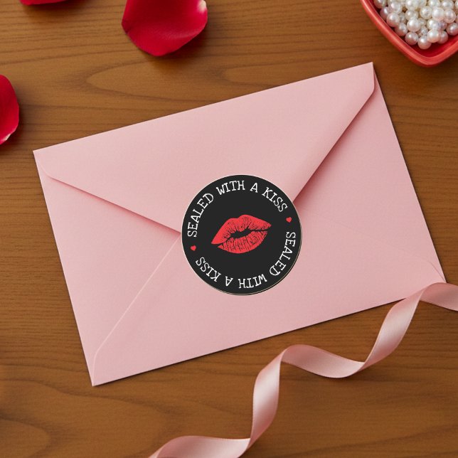 Adesivo Sealed with a Kiss Black & Red Lip Valentine's Day (Sealed with a Kiss Black & Red Lip Valentine's Day Classic Round Sticker
)