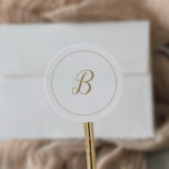 Adesivo Selas de envelopes de casamento monograma Dourado<br><div class="desc">Estas selas de envelopes de monograma de ouro minimalistas são perfeitas para um casamento simples. A design romântica moderna apresenta caligrafia clássica e elegante com estilo elegante, com letra de mão. Personalizável em qualquer cor. Mantenha o design simples e elegante, como está, ou personalize-o adicionando seus próprios gráficos e trabalhos...</div>