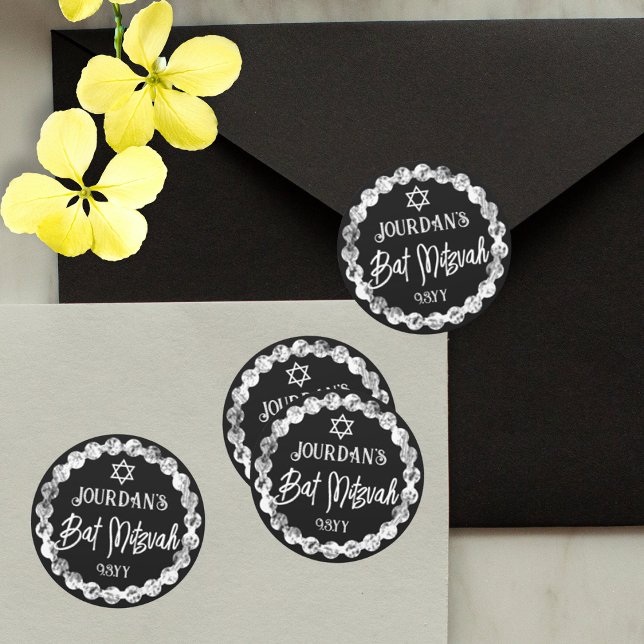 Adesivo Selo de Envelope Mitzvah preto moderno (black and white party favor stickers, round bat mitzvah envelope seals and labels)