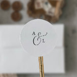 Adesivo Selos De Envelope De Casamento Monograma De Script<br><div class="desc">Estas selas de envelope de casamento com um monograma elegante são perfeitas para um casamento simples. A design a preto e branco minimalista apresenta tipografia romântica rico com estilo de vidro moderno. Personalizável em qualquer cor. Mantenha o design mínimo e a classe, como está, ou personalize-o adicionando seus próprios gráficos...</div>