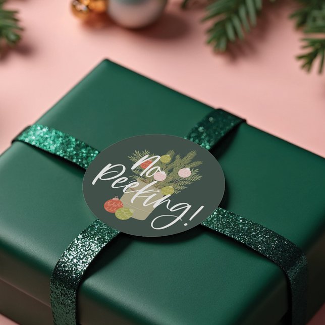 Adesivo Sem Ornamento Festivo Da Folhagem Festiva Verde (No Peeking Festive Rustic Foliage Ornament Green Classic Round Sticker)
