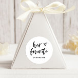 Adesivo Seu Favorito | Script e Coração Casual Modernos<br><div class="desc">Esta simples e na moda é perfeita para o seu casamento moderno! Trendy,  preto e branco,  escrita casual diz "seu favorito",  junto com um elegante coração esboçado. Há um lugar para adicionar o tipo favorito da noiva.</div>