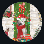 Adesivo Siberian Husky Dog Christmas<br><div class="desc">O Natal do Cachorro Siberiano sentado do lado de fora da casa decorada com coroa de Natal,  a árvore de Natal é uma ideia perfeita de presente de Natal para amantes de cães.</div>