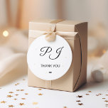 Adesivo Simples monograma obrigado casamento<br><div class="desc">Caligrafia romântica formal e simples,  preto e branco,  simples e clássico,  chamada tradicional estilo monograma,  nome de obrigado de casamento você cola modelo com dois pequenos corações.            Fácil de personalizar com o monograma de noiva e casal de noivo.</div>