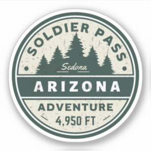 Adesivo soldado passa trilhas de hiking no Arizona