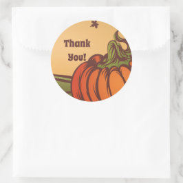 Adesivo Solitário de abóbora no campo. As folhas do outono