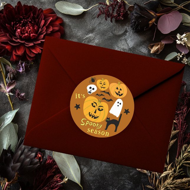 Adesivo Spooky Season Pumpkins Ghost Bat HELLOWEEN (Spooky Season Pumpkins Ghost Bat HAPPY HALLOWEEN Cute Funny October Classic Round Sticker
)