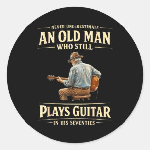 Adesivo Subestimar um homem velho que toca guitarra anos s