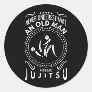 Adesivo Subestimar um Velho que Conhece Jiu Jitsu BJJ