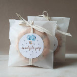 Adesivo Teddy Bear Pronta para Pop<br><div class="desc">Teddy Bear Ready to Pop Favor Sticker com caligrafia moderna para Chá de fraldas. Design apresenta um layout de texto de script de estilo moderno. Para fazer alterações avançadas,  selecione a opção "Clique para personalizar mais" em Personalizar este modelo.</div>