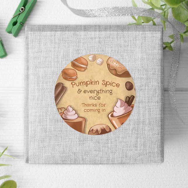 Adesivo Tempero de Abóbora e Tudo de Bom  (Pumpkin Spice and Everything Nice Classic Round Sticker)