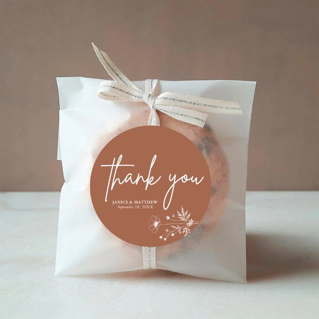 Adesivo Terracota de Flor Silvestre Rústica Casamento Boho (Rustic wildflower terracotta round sticker adds warm boho charm to wedding details.)