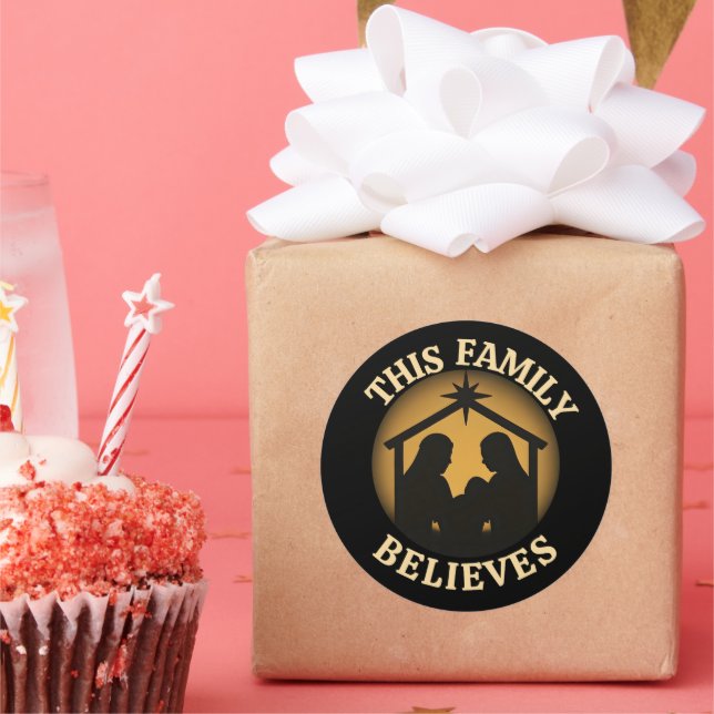 Adesivo This Family Believes Christian Nativity Scene (Festa)