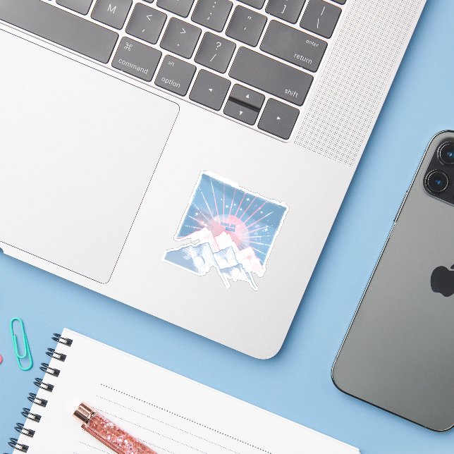 Adesivo Trans Alegria Crescente – Orgulho de Acampamento L (Notebook com iPhone)