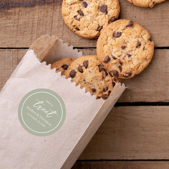 Adesivo Trendy Script Green Do Casamento Faz Um Tratado (Wedding "Take a Treat" Stickers with bride and groom's names. )