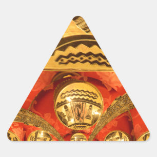 Adesivo Triangular Arte Cultural Africana: Design Vermelho Ouro Rico