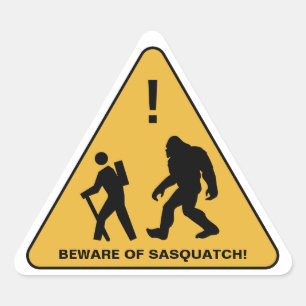 Adesivo Triangular Beware de Sasquatch! Personalizado