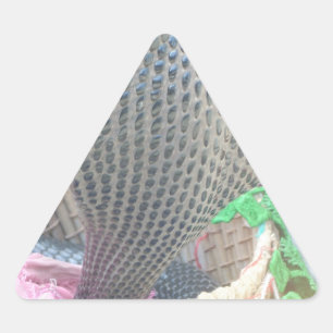 Adesivo Triangular Cobra em uma cesta pronta para cuspir fogo