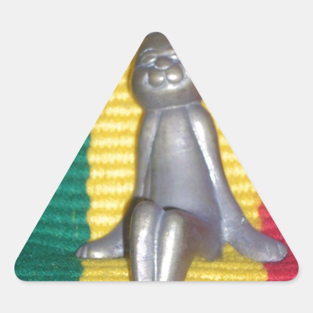 Adesivo Triangular Coelho - Coelho em Cores Rasta: Um Toque de Groovy (Frente)