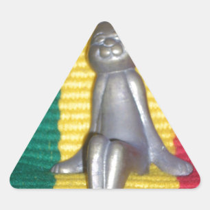 Adesivo Triangular Coelho - Coelho em Cores Rasta: Um Toque Groovy