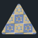 Adesivo Triangular Judaica Star De David Metal Dourado Azul<br><div class="desc">Você está vendo a coleção de Design Lee Hiller. Roupa,  Ofertas e Coleções Lee Hiller Fotografia ou Coleção de Arte Digital. Você pode ver sua fotografia da Nature em http://HikeOurPlanet.com/ e seguir seu blog de caminhada no Hot Primavera National Park.</div>