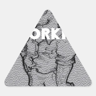 Adesivo Triangular Lápis Desenho Incrível: Trabalhando Horas Extras