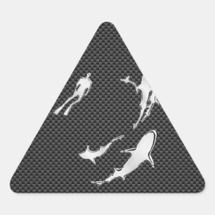 Adesivo Triangular O cromo gosta do mergulhador com os tubarões na