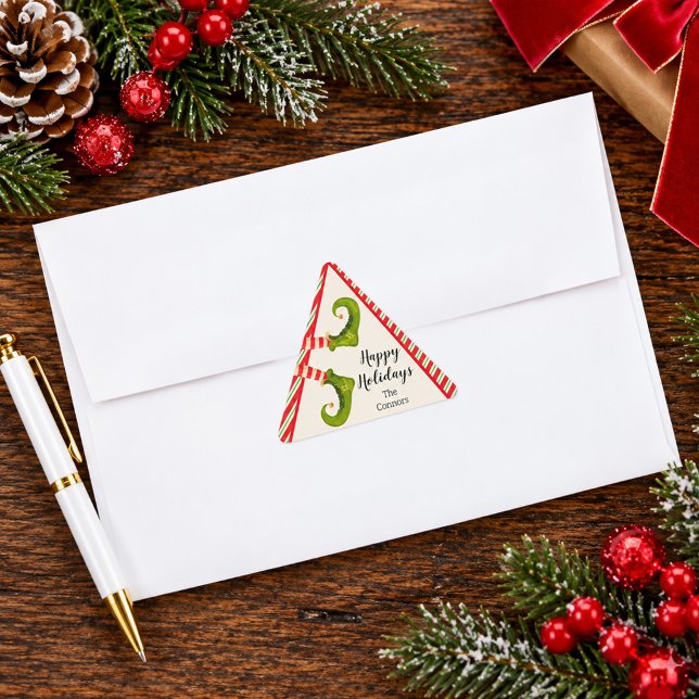 Adesivo Triangular Pernas de Elfo de Natal Alegre Férias (Merry Christmas elf legs and stripes small triangle-shaped envelope seals, order by sheets or rolls)