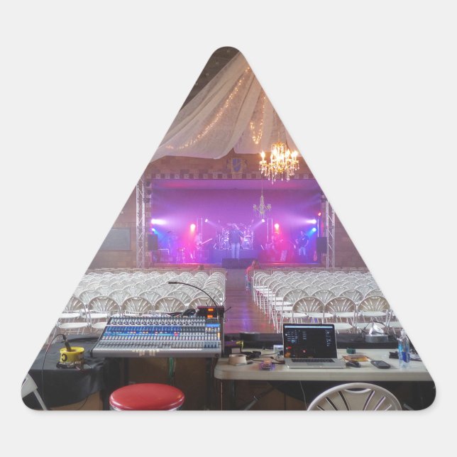 Adesivo Triangular Pronto para um concerto (Frente)