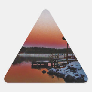 Adesivo Triangular Snowy Sunset no cais do lago de Arrohead