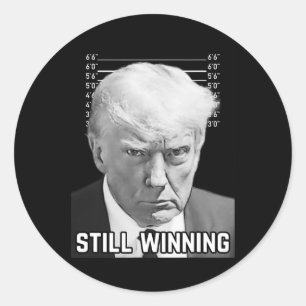 Adesivo Trump Mug Shot - Camisa Ainda vencedora