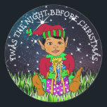 Adesivo Twas the Night Before Christmas Elf<br><div class="desc">A mão bonita puxou o elfo de Natal sentado com os seus presentes numa noite cheia de estrelas.</div>