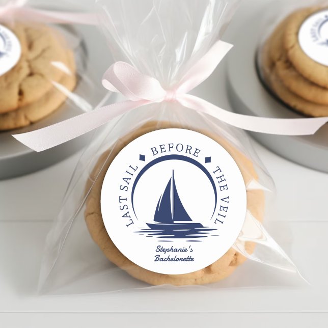 Adesivo Última Vela Antes da Cortina Festa de Solteira (Last Sail Before the Veil Bachelorette Party Classic Round Sticker
)