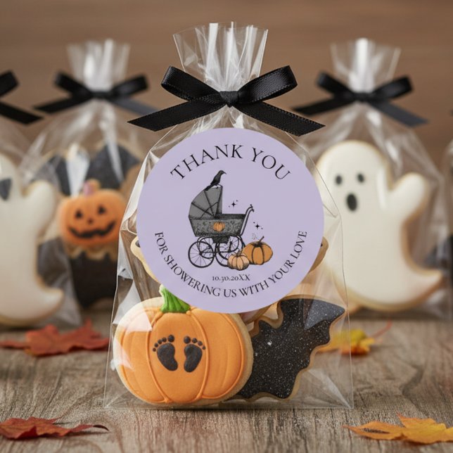 Adesivo Um Bebê está criando Chá de fraldas de outono Obri (Gothic Halloween Baby Shower Favor Stickers to Say Thank You. Cute Spooky Baby Carriage Fall Pumpkin)