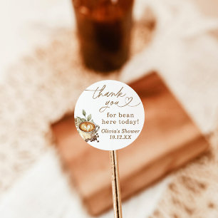 Adesivo Um Bebê Está Fazendo Chá de fraldas De Café