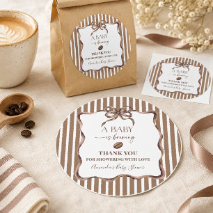 Adesivo Um Bebê Está Preparando Café Chá de Bebê