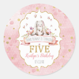 Adesivo Um coelhinho está virando cinco 5 de aniversário