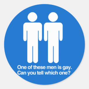ADESIVO UM DESSES HOMENS É GAY VOCÊ CONSEGUE DIZER QUAL É
