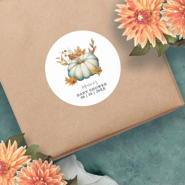 Adesivo Um Pequeno Chá de fraldas Floral de outono de Abób (A Little Pumpkin Autumn Fall Floral Baby Shower Classic Round Sticker)