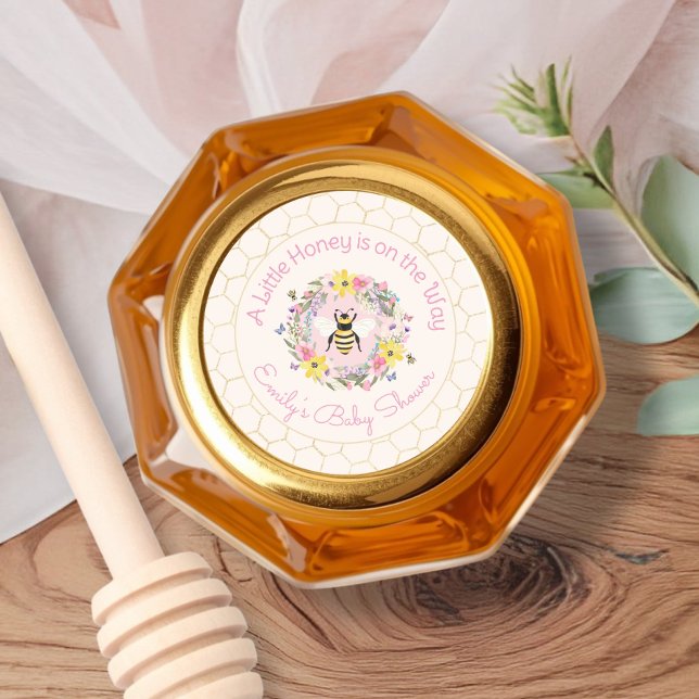 Adesivo Um Pouco de Mel Está a Caminho Chá de Bebê Rosa (Criador carregado)